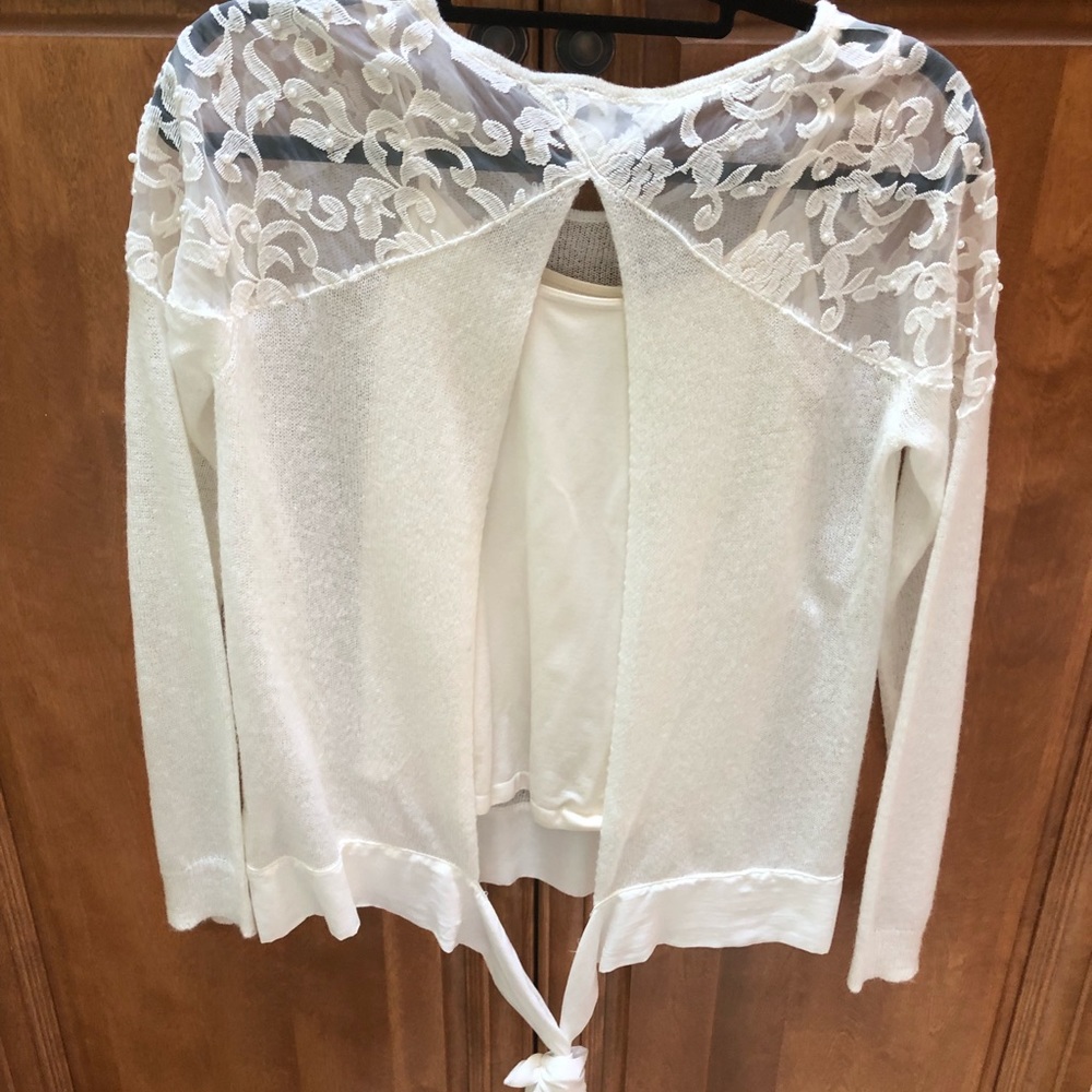 Super soft delicate 2 piece top. - Picture 2 of 10